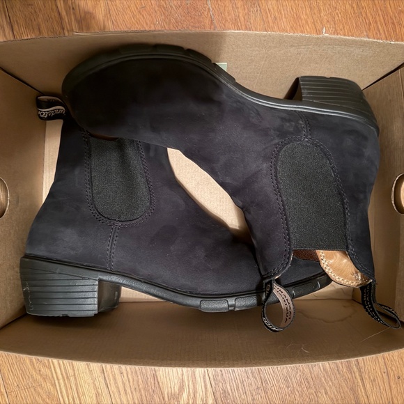 Blundstone BL 1960 Ankle Chelsea Boot Low Heel Black Nubuck Womens AU 7, USW 10 - Picture 11 of 13